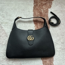 Gucci Hobo Bags